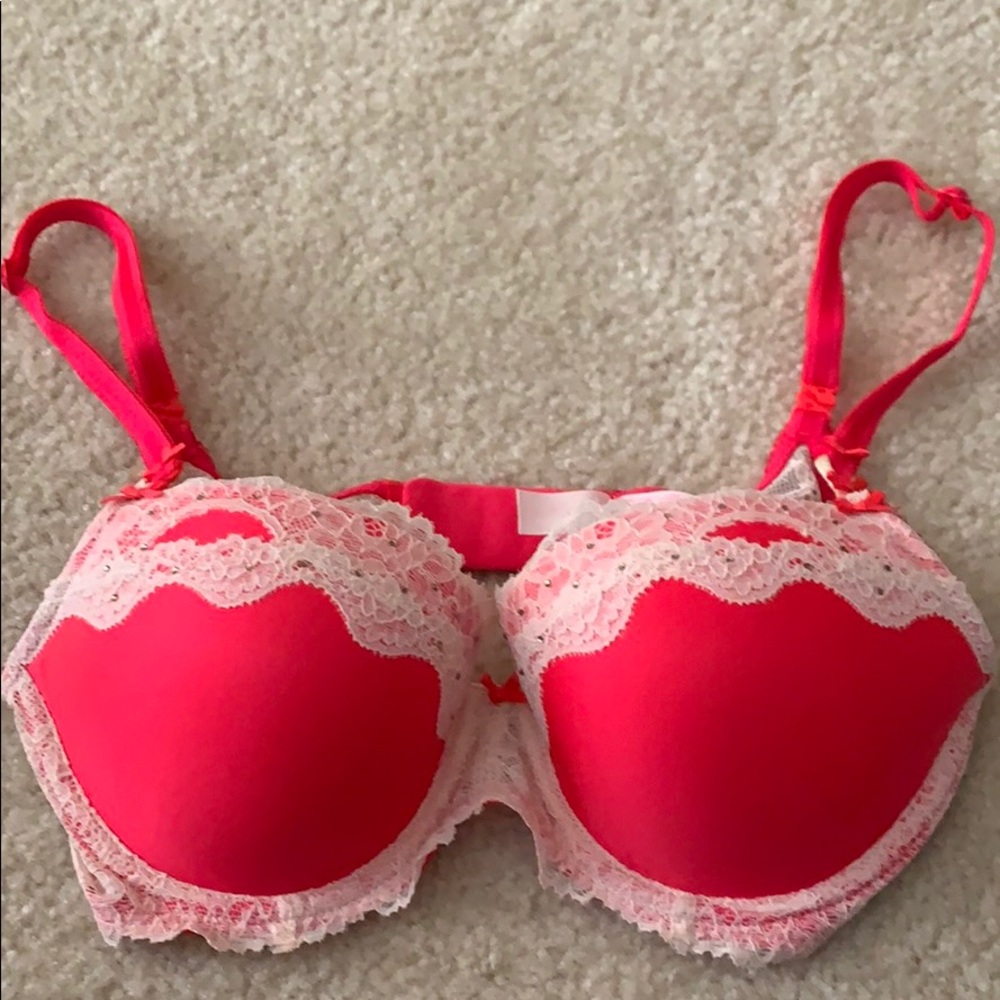 Valentine’s Day Victoria’s Secret dreams Demi bra